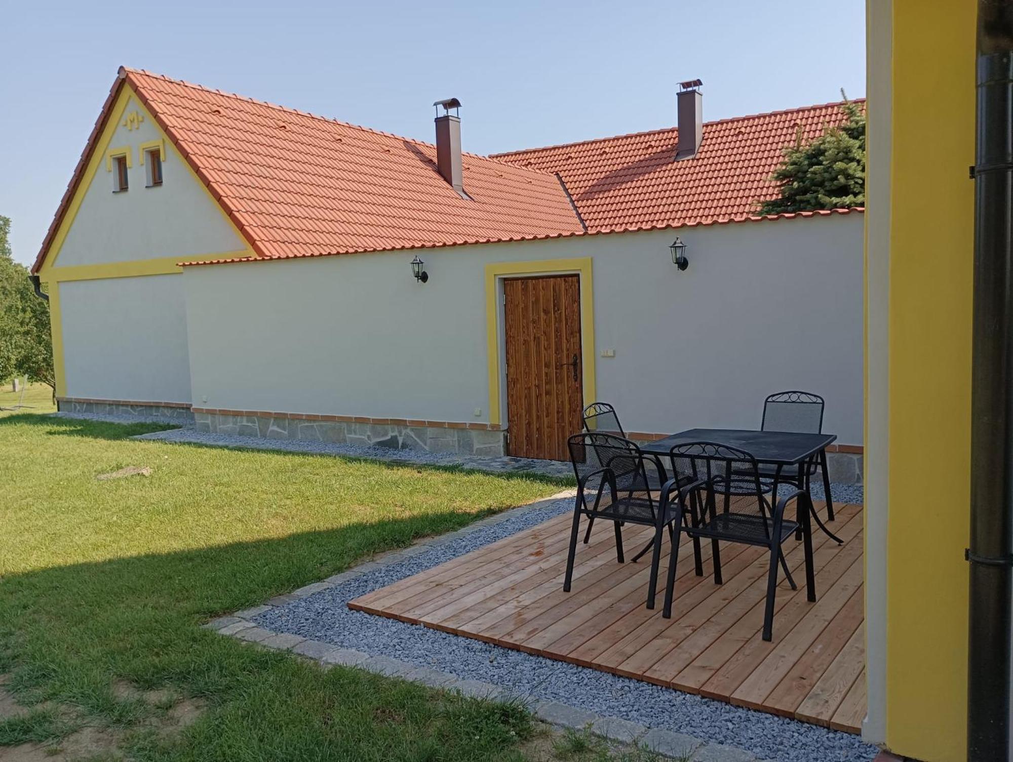 Apartman Na Statku Jílovice Exterior foto